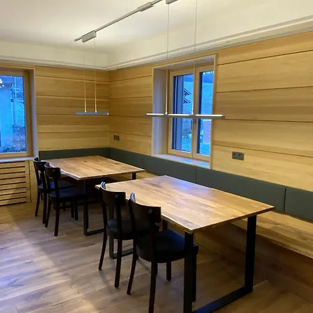 Gruppenhaus Lug Ins Tal بيرسبرون