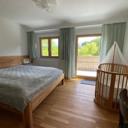 Gruppenhaus Lug Ins Tal بيت للعطل