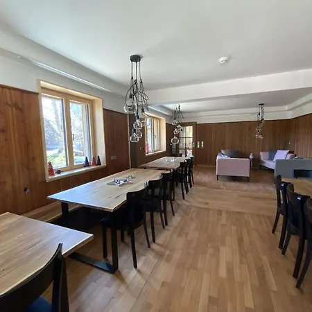 Gruppenhaus Lug Ins Tal *
